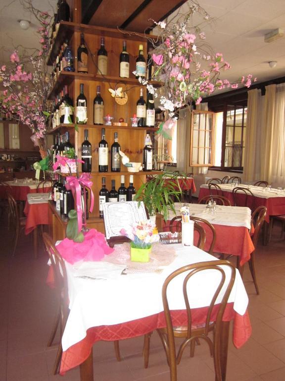 Moggio Udinese Albergo Leon Bianco מראה חיצוני תמונה
