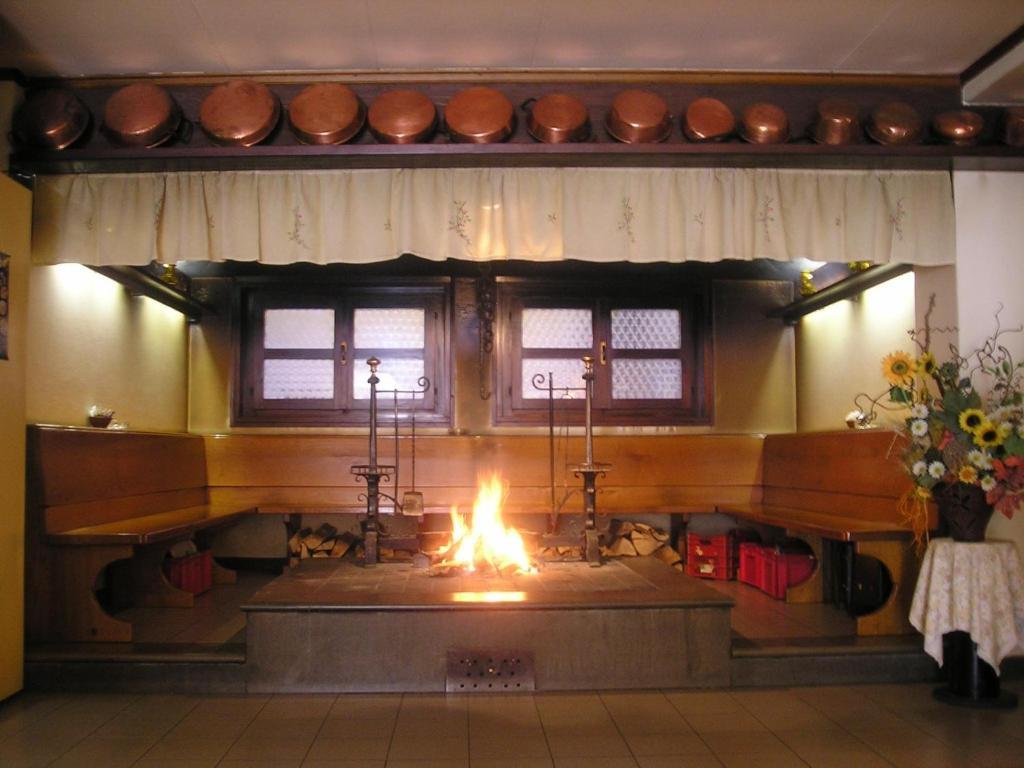 Moggio Udinese Albergo Leon Bianco מראה חיצוני תמונה